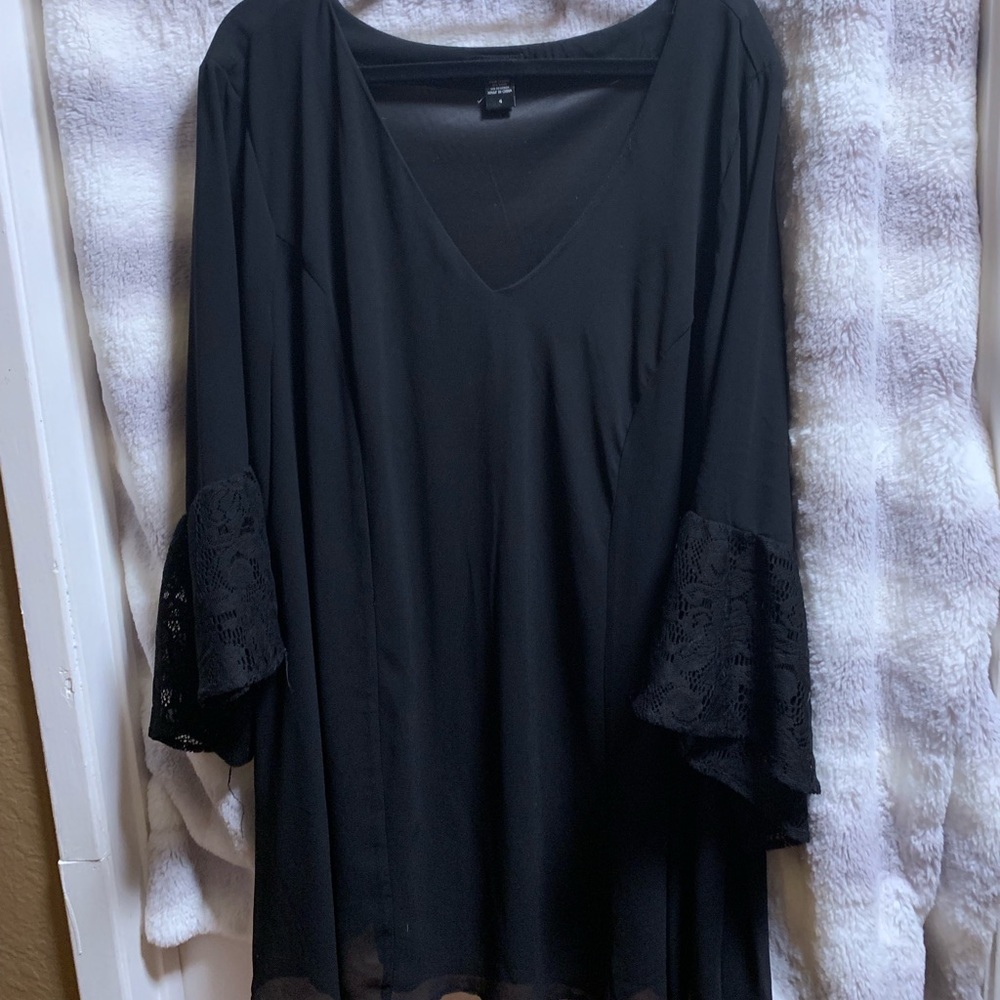 Black blouse with lace hem sleeves